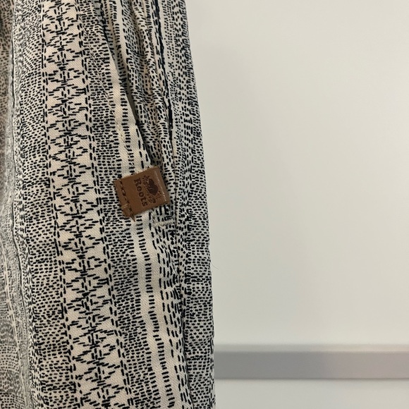 Roots Linen Blend Pants | Size M - Picture 3 of 5